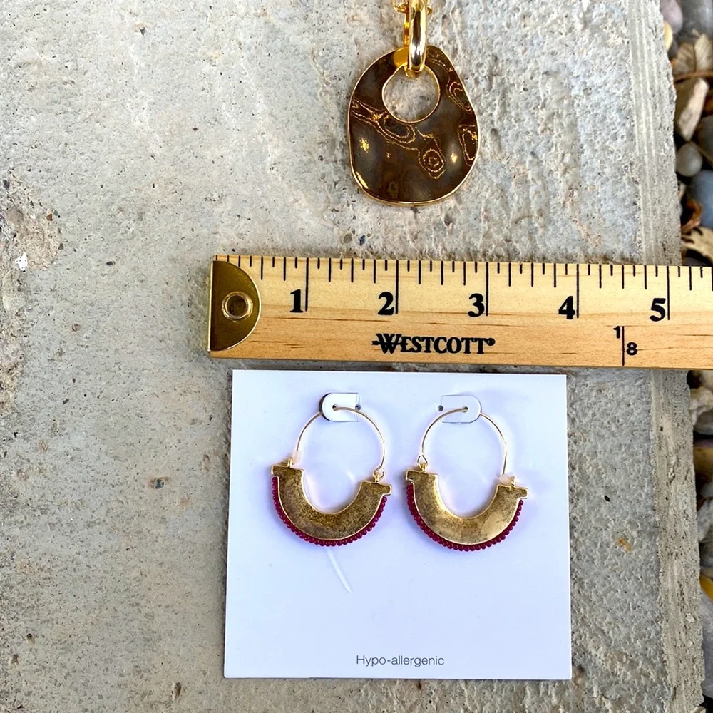 Women’s Boho Jewelry Set Necklace and Earrings - Picture 3 of 4